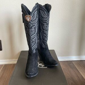 Women’s Ariat Distressed black suede 18” tall. 9.5.